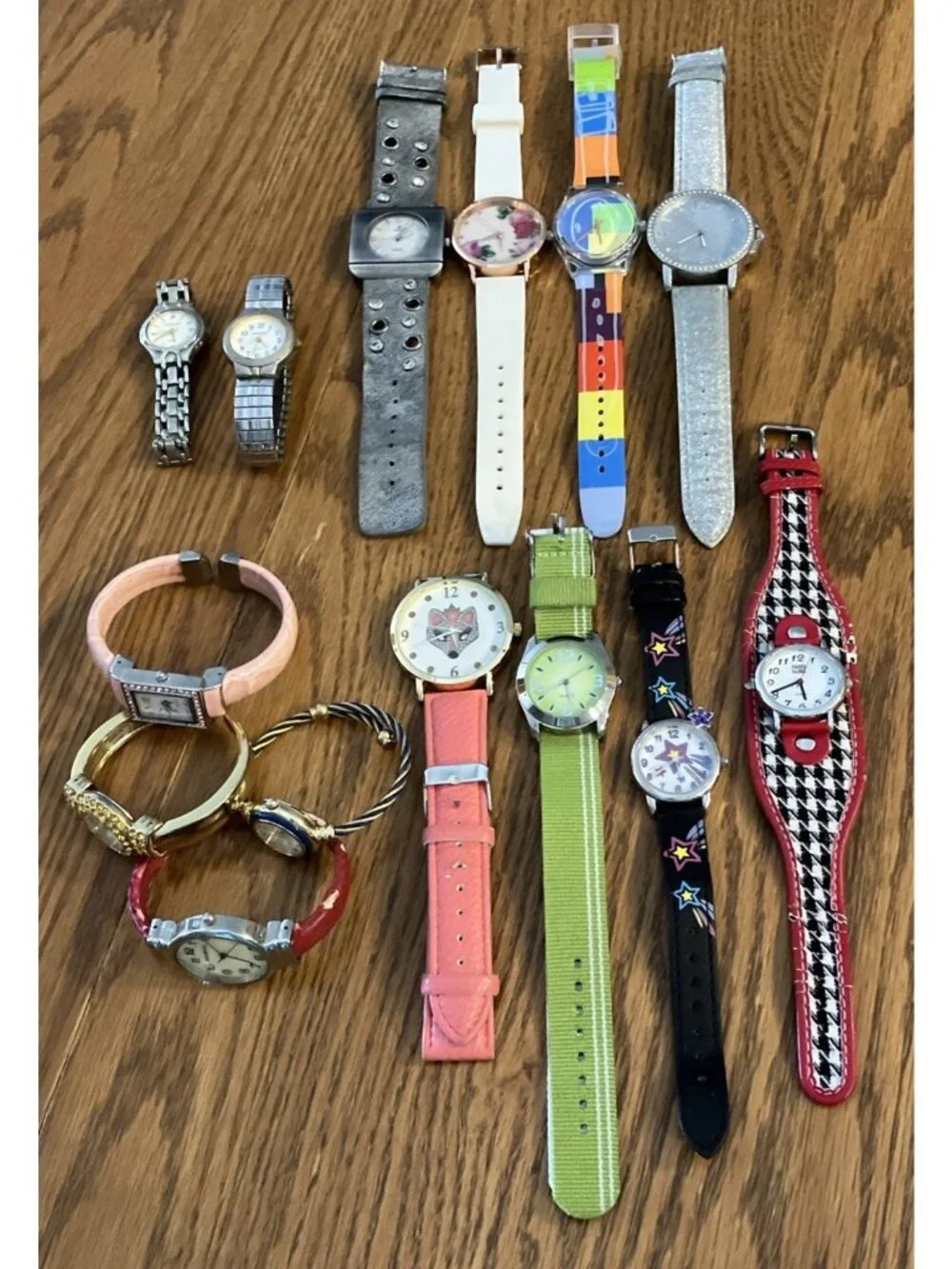 Lot Of 14 Ladies Fashion Watches New Batteries All Work